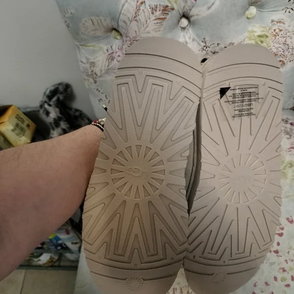 UGG Tazz slippers Size 10 - Picture 5 of 6